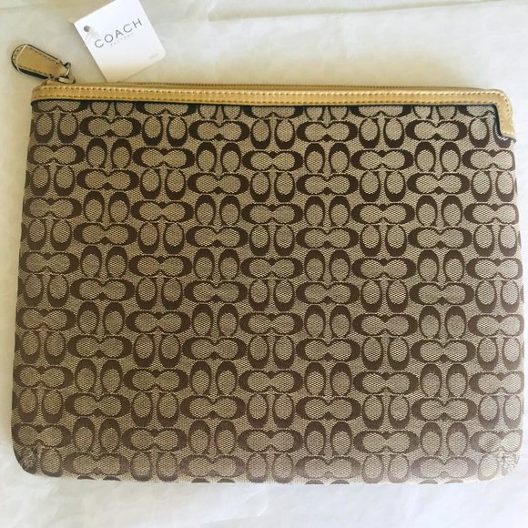 NEW! COACH F61035 SKHM9 Khaki Signature Tablet Sleeve MSRP $88 - Picture 1 of 6